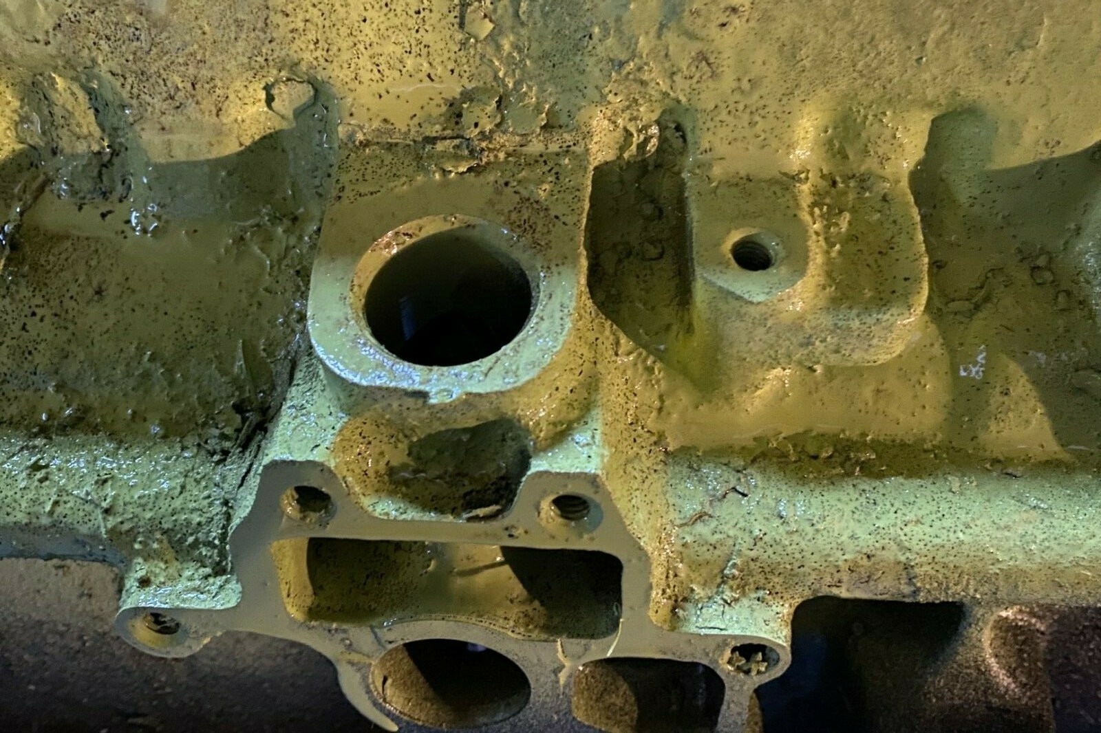 For Mopar: Slant Six - Distributor Mount / Clamp - Upgrade