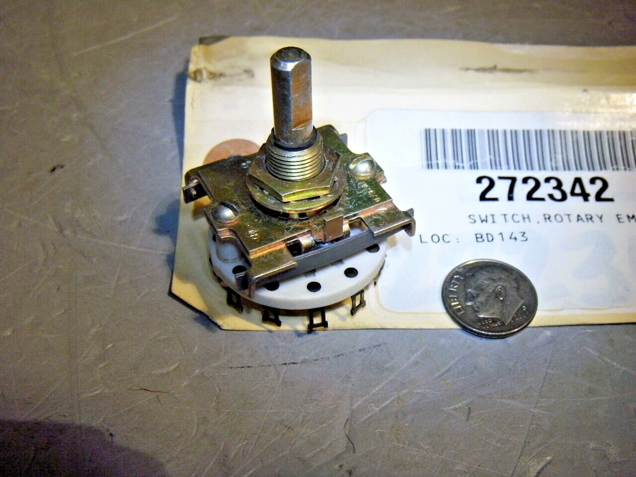 CRL Rotary Switch SPDT Ceramic 2 Position 1.29" Diameter Base