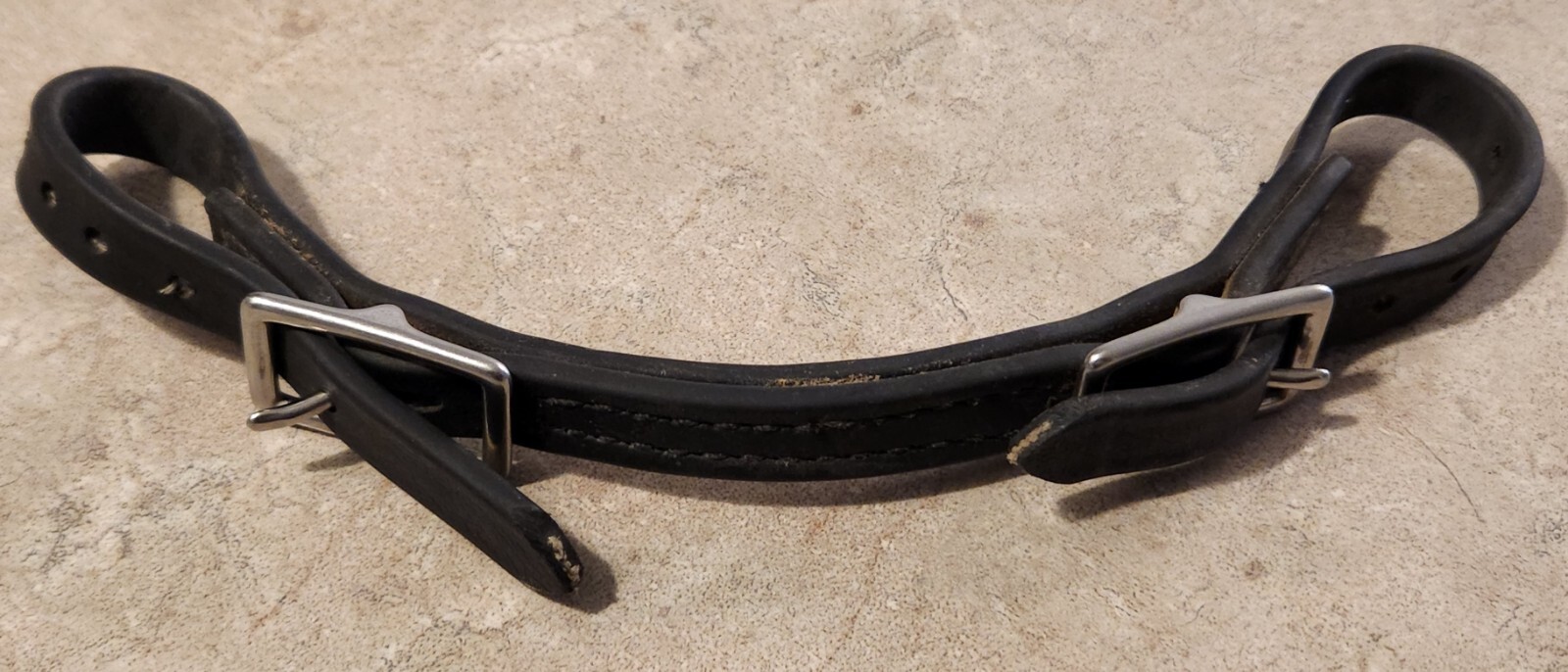 Used Curb Strap For Horses    Weather Resistance   Black 