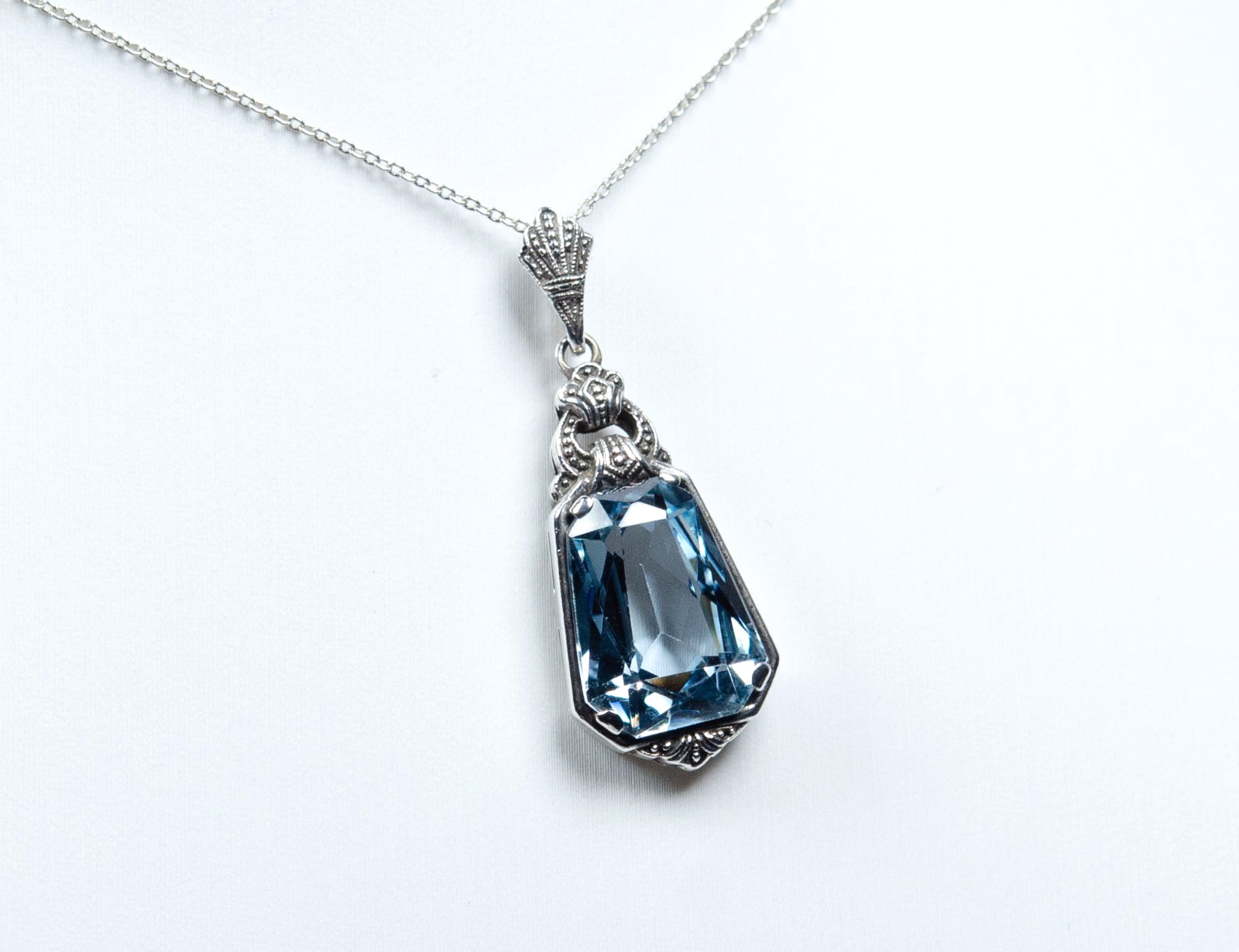 Silver - Antique Art Deco Pendant - Blue Spinel