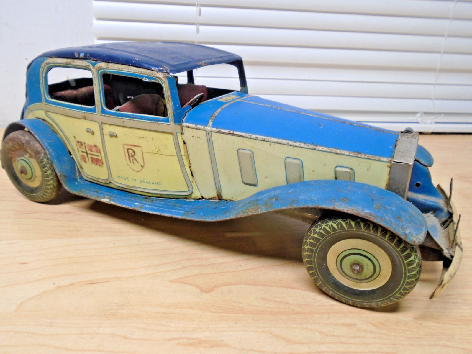 c30s Mettoy England Rolls Royce Metal Sedan Wind-Up Motor Works w/Driver