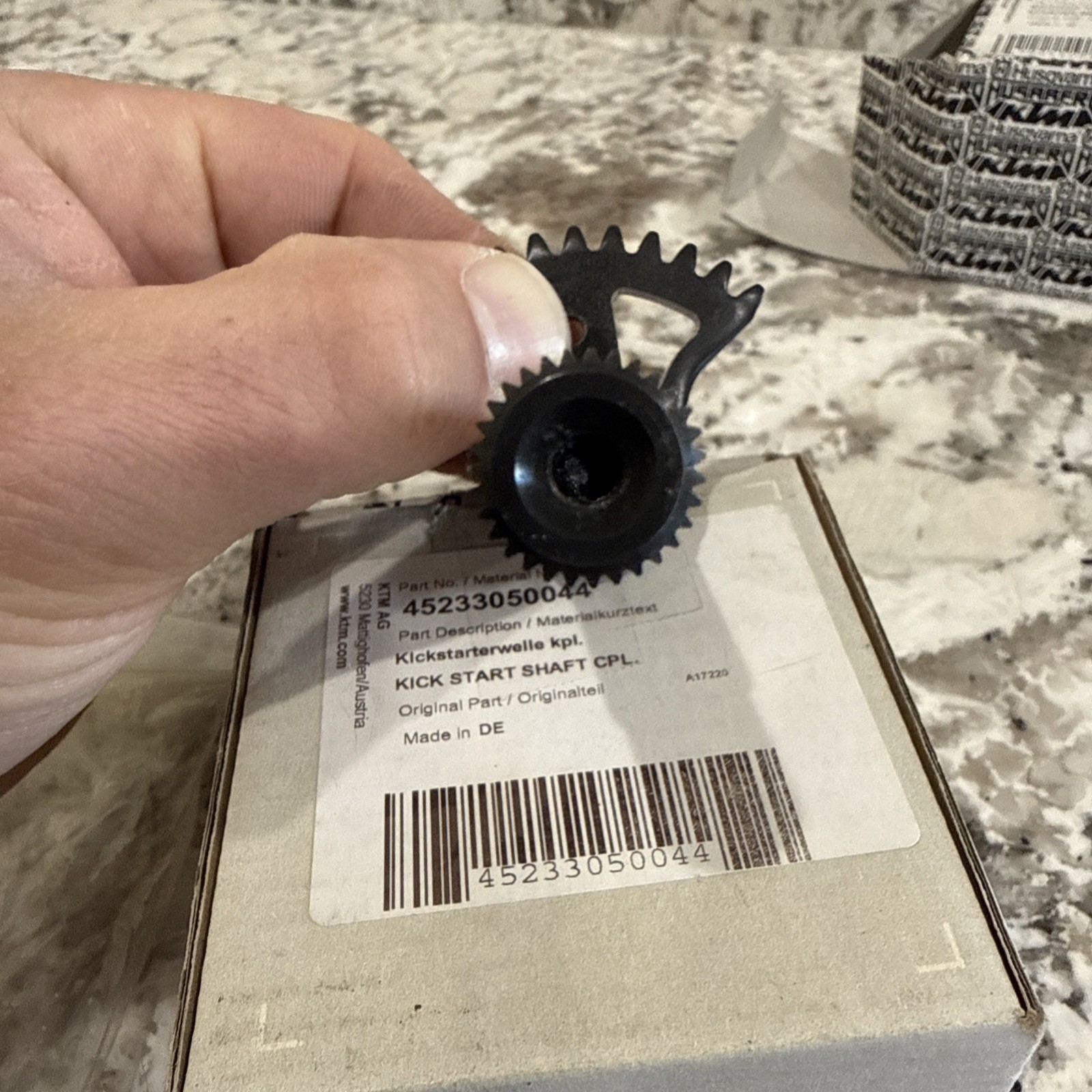 45233050044/45233050100 KICK STARTER SHAFT 50SX '10-'23