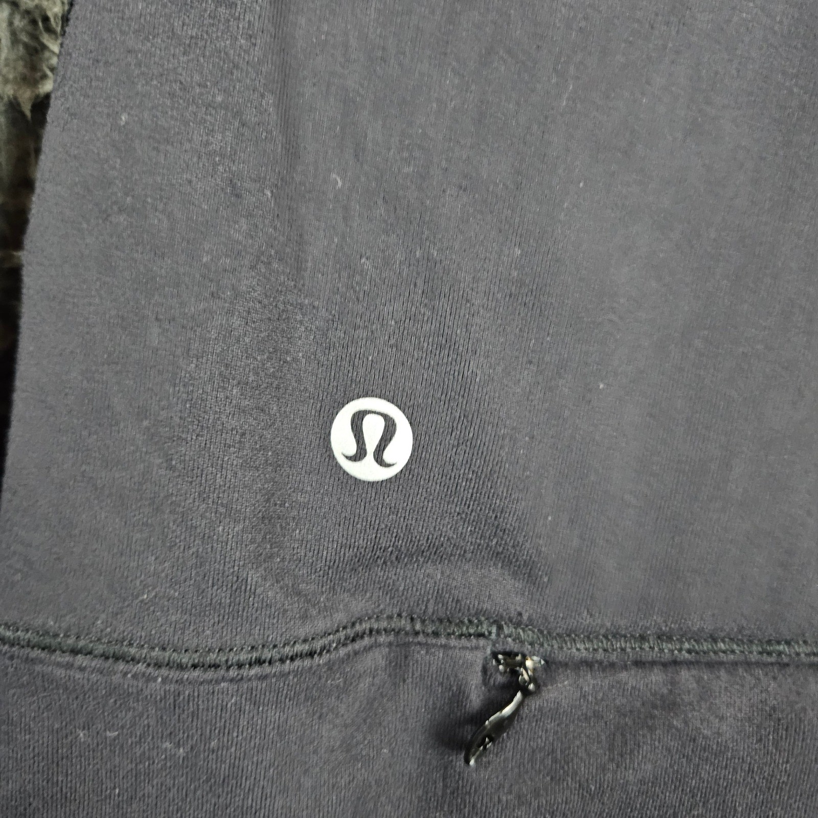 Lululemon Women's 8 Gray Half Zip Pullover Long Sleeve Activewear Top