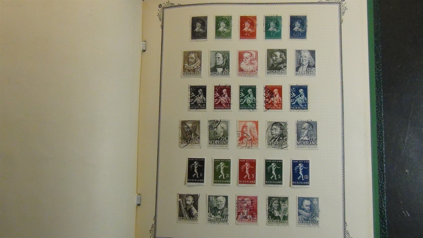 Stampsweis Netherlands collection on Scott Specialty album pages est 1000 to '72