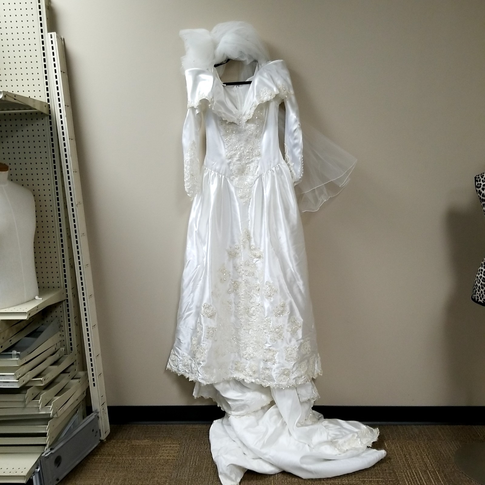 VTG Alfred Angelo 80s Wedding Dress Long Sleeve Sweetheart Ballgown Ivory W/Veil