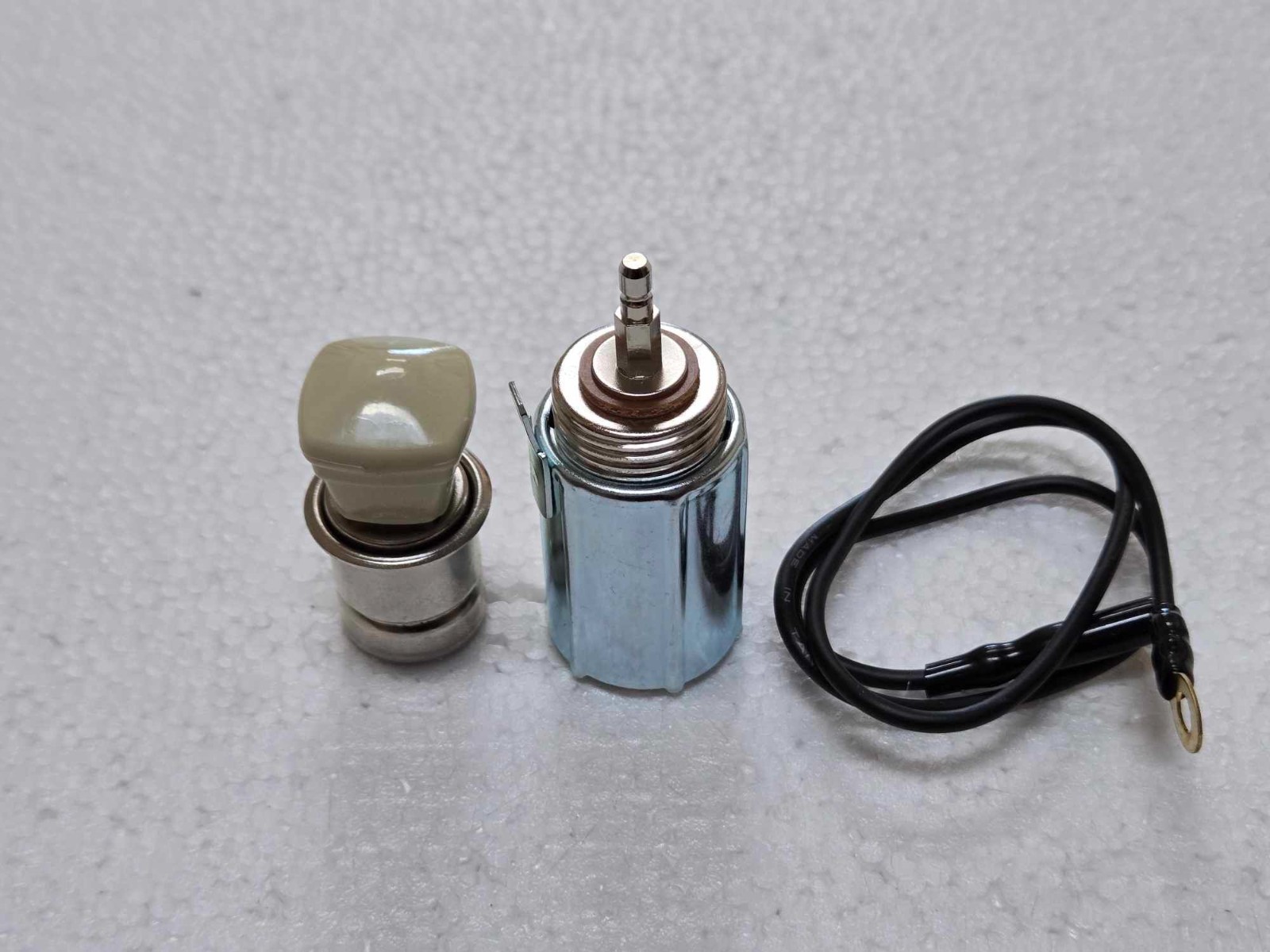 1939-54 Chevy Car 38-53 Chevy Truck Cigarette Lighter Socket Plug w White Knob