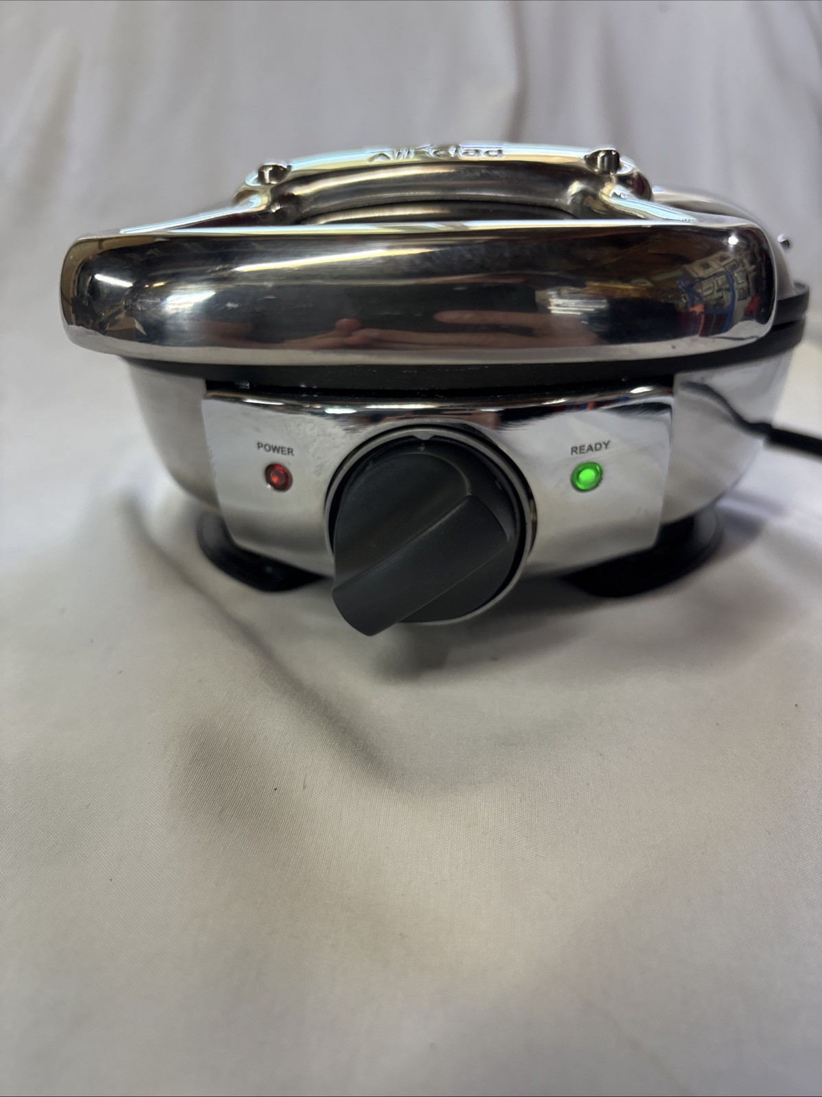All-Clad Stainless Steel Classic Round Waffle Maker Type 6071