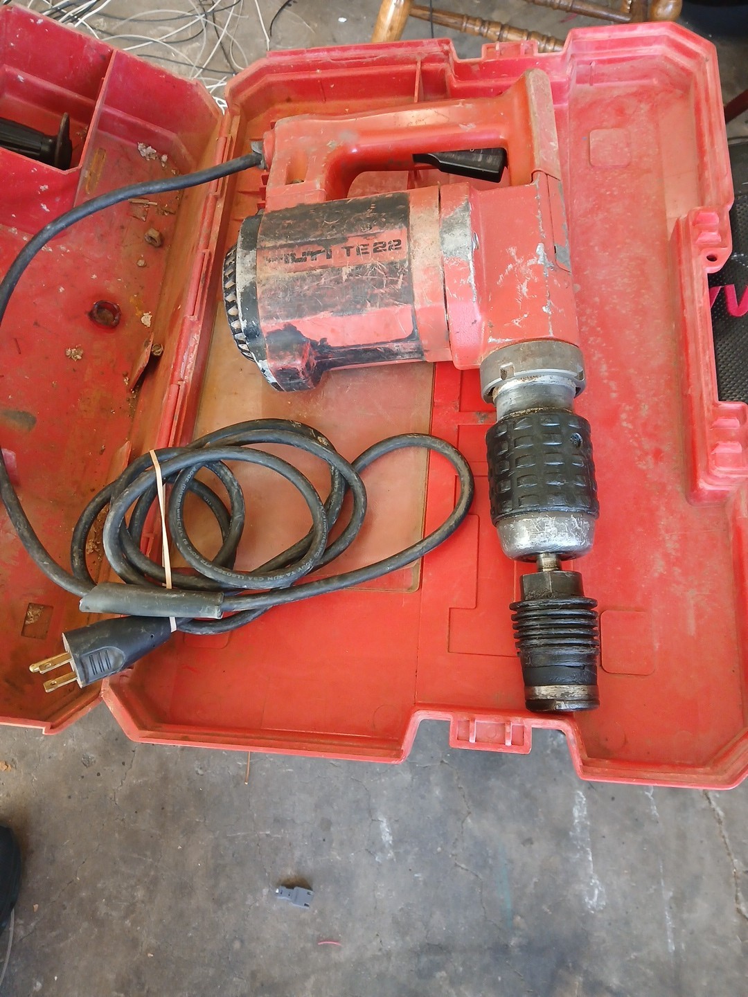 HILTI TE 22 Corded Hammer Drill With 1 Bit And Case