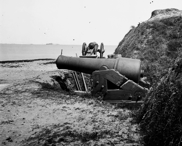 New 8x10 Civil War Photo: Guns at Fort Johnson, Morris Island South Carolina