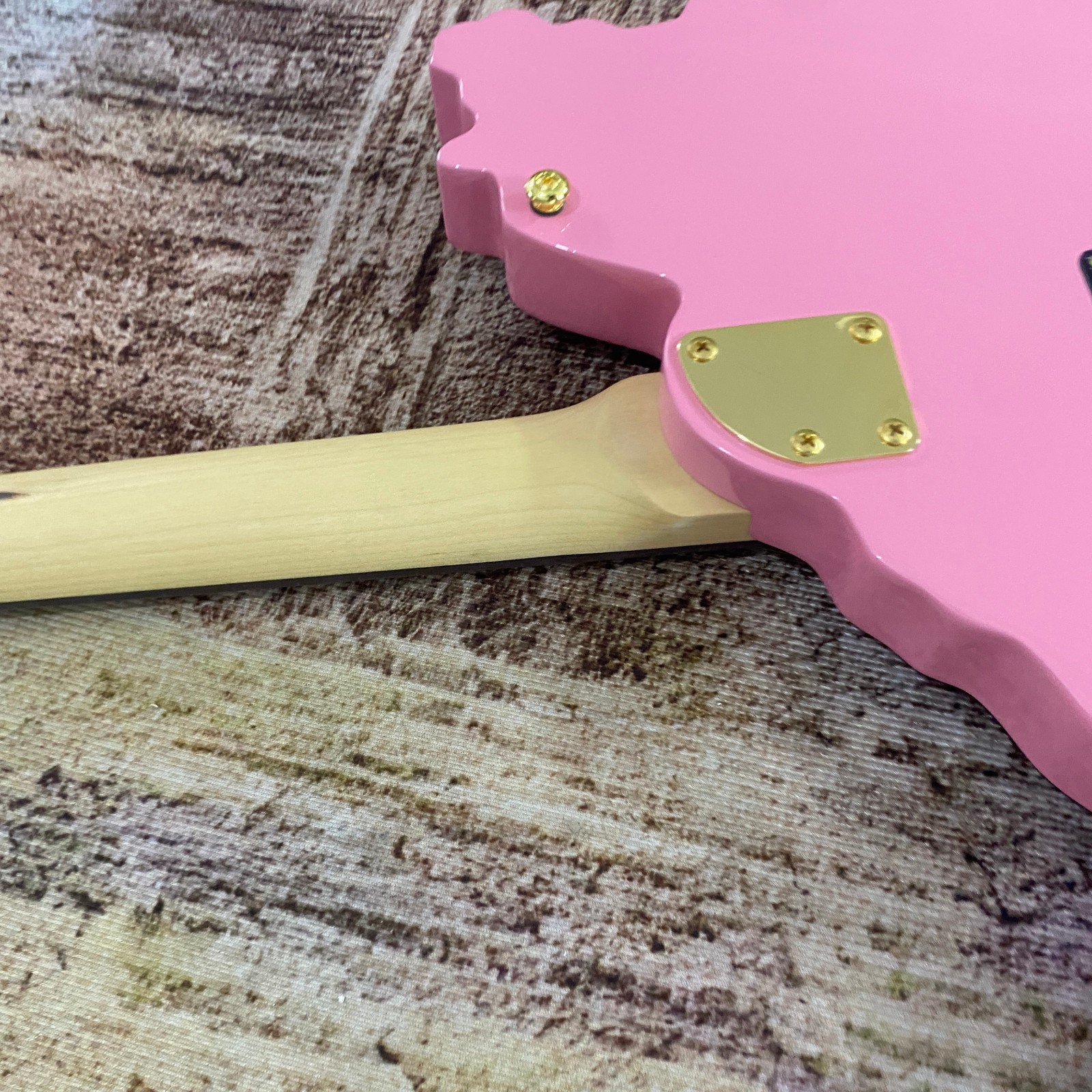 Anime&Manga beautiful girl shaped Electric Guitar Tremolo HH Pickups 24Frets