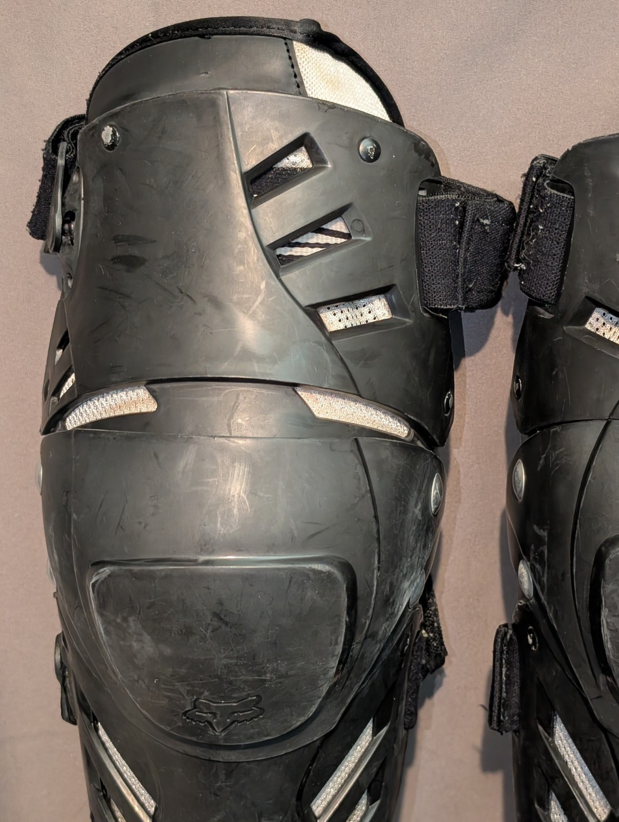 Fox Racing Titan Pro Knee Shin Guard One size fits most Black White