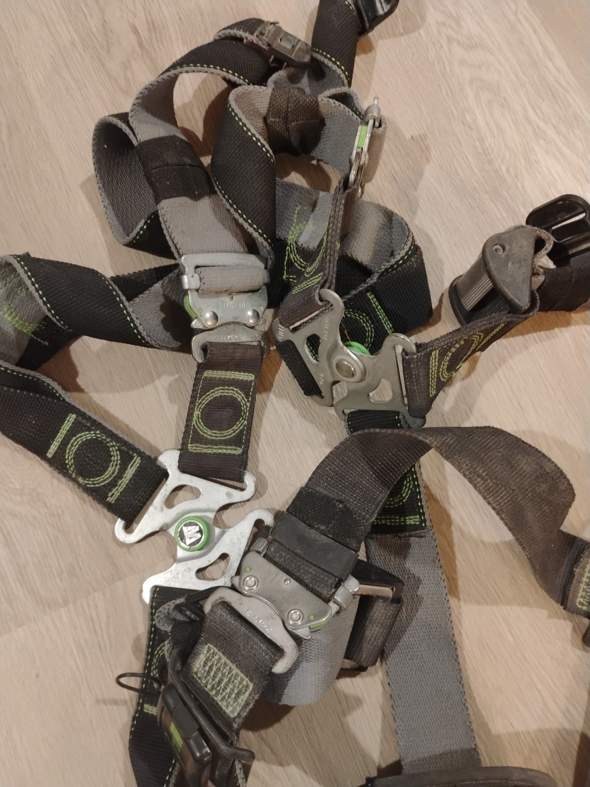 Miller Revolution Harness Quick Connect Buckles RDT-QC-UBK L/XL Harness Only