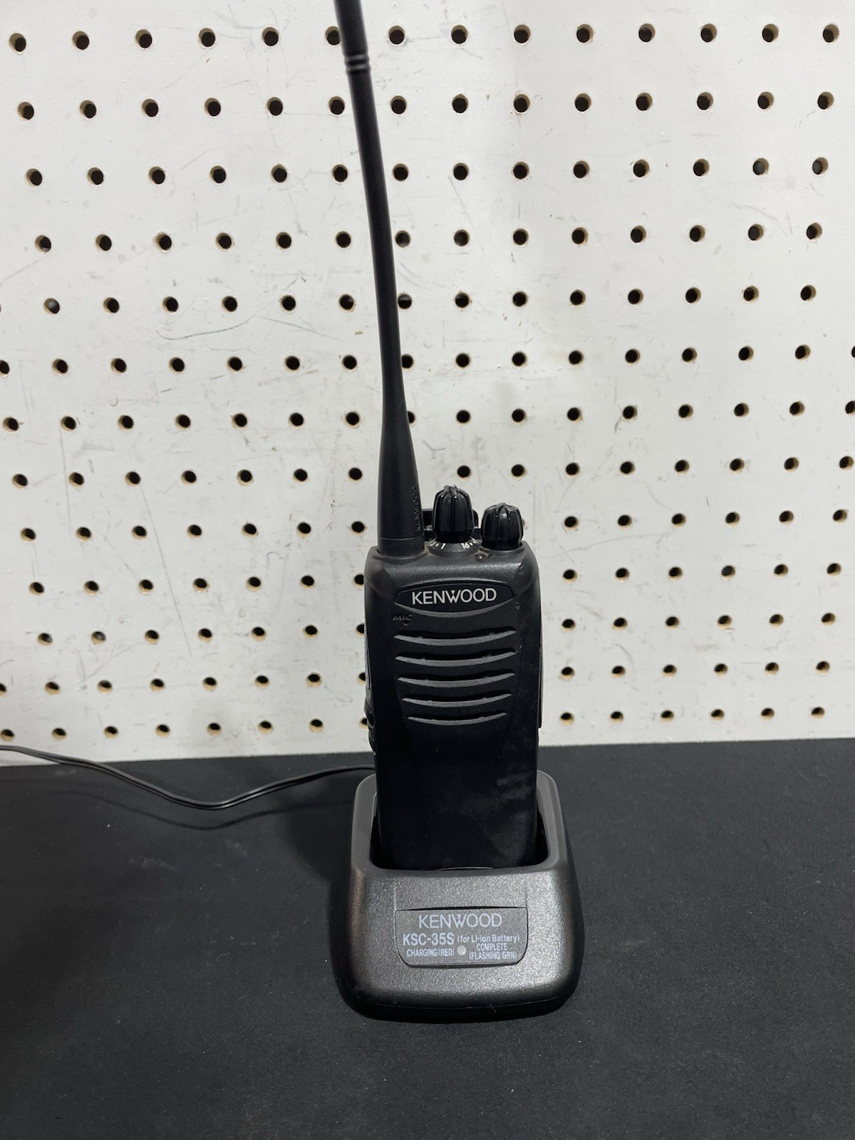 Kenwood ProTalk TK-3400U16P UHF Two-Way Radio w Charger & Antenna Tested