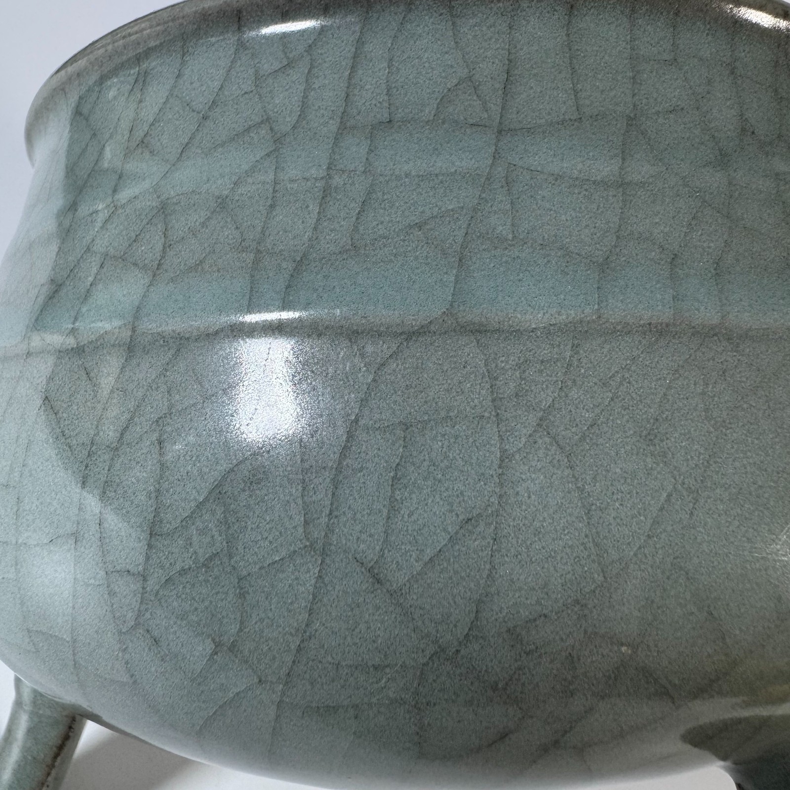 Chinese Song Dynasty Guan Kiln Porcelain Tripod Incense Burner with Pinhole Base