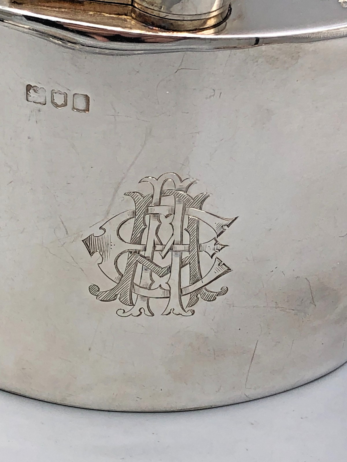 Beautiful antique Sterling Silver Flask 4 5/8" x 3", English hallmarks