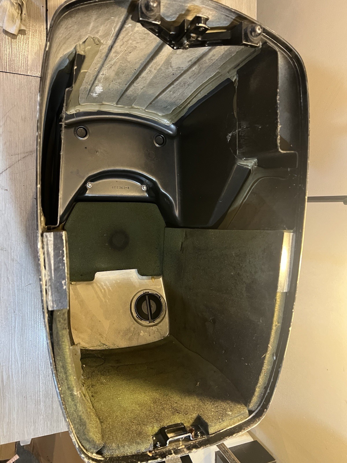 Mercury 100-125 hp 2-stroke outboard top cowl 828354A8