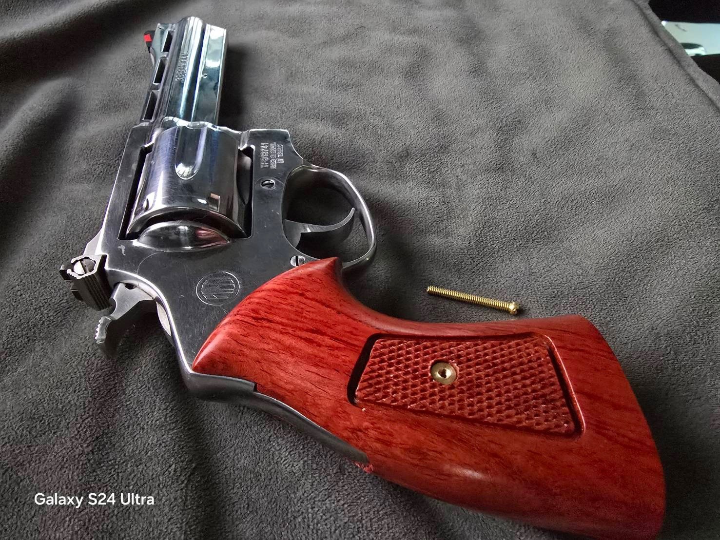 Rossi fit both Round / Square butt grips 67 68 69 71 351 511 515 518 720 971 972