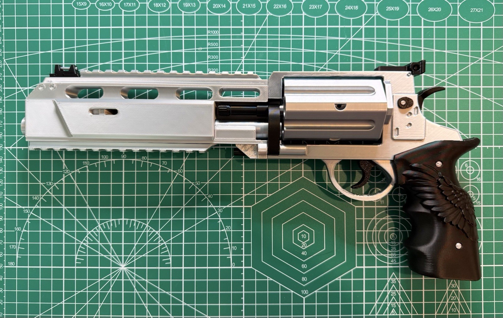 Resident Evil 9 Requiem Leon Revolver Prop 1:1 3D Print + Replica Rounds
