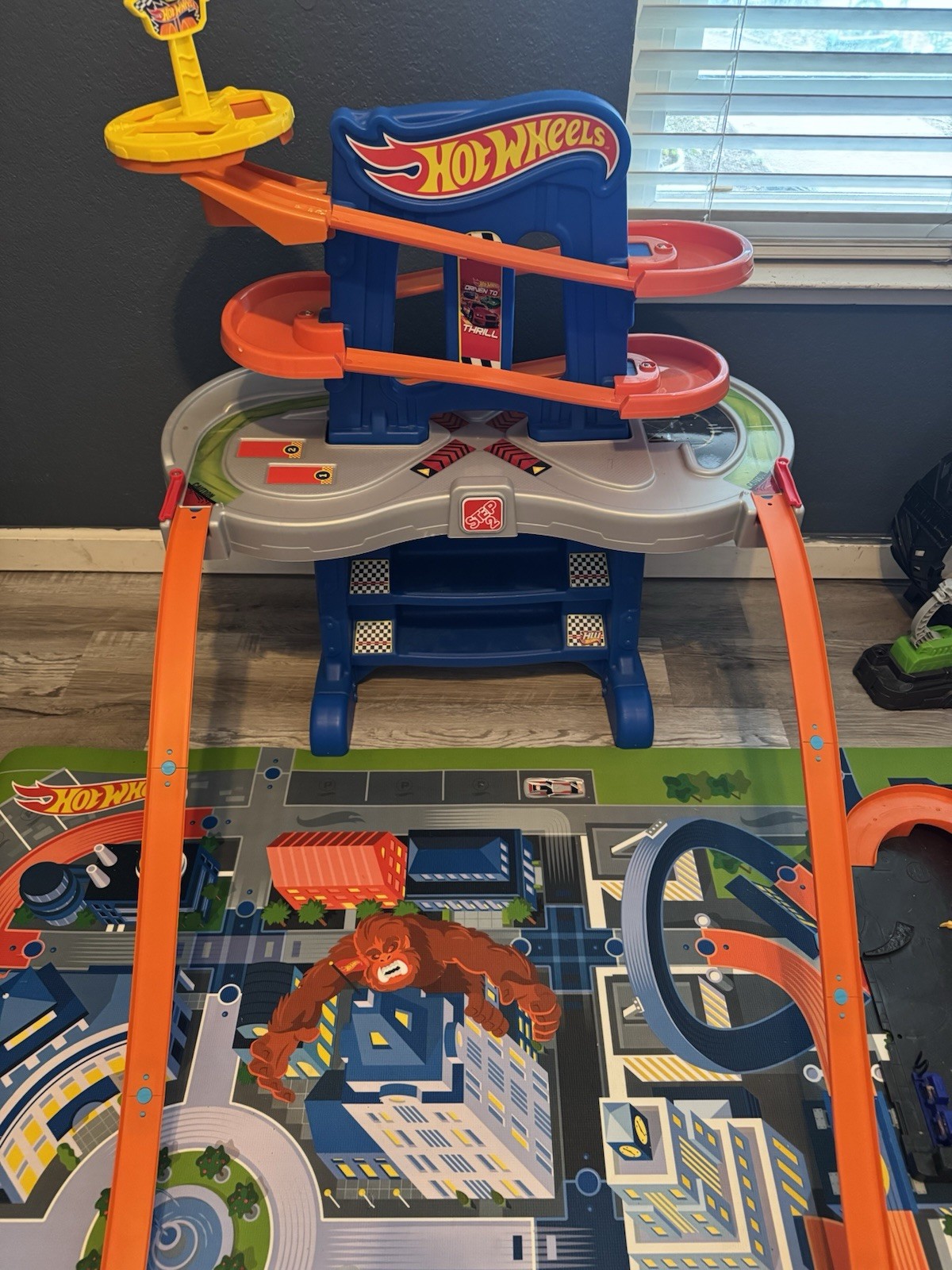 Step 2 Hot Wheels Road Rally Raceway Car Track Play Table Step2