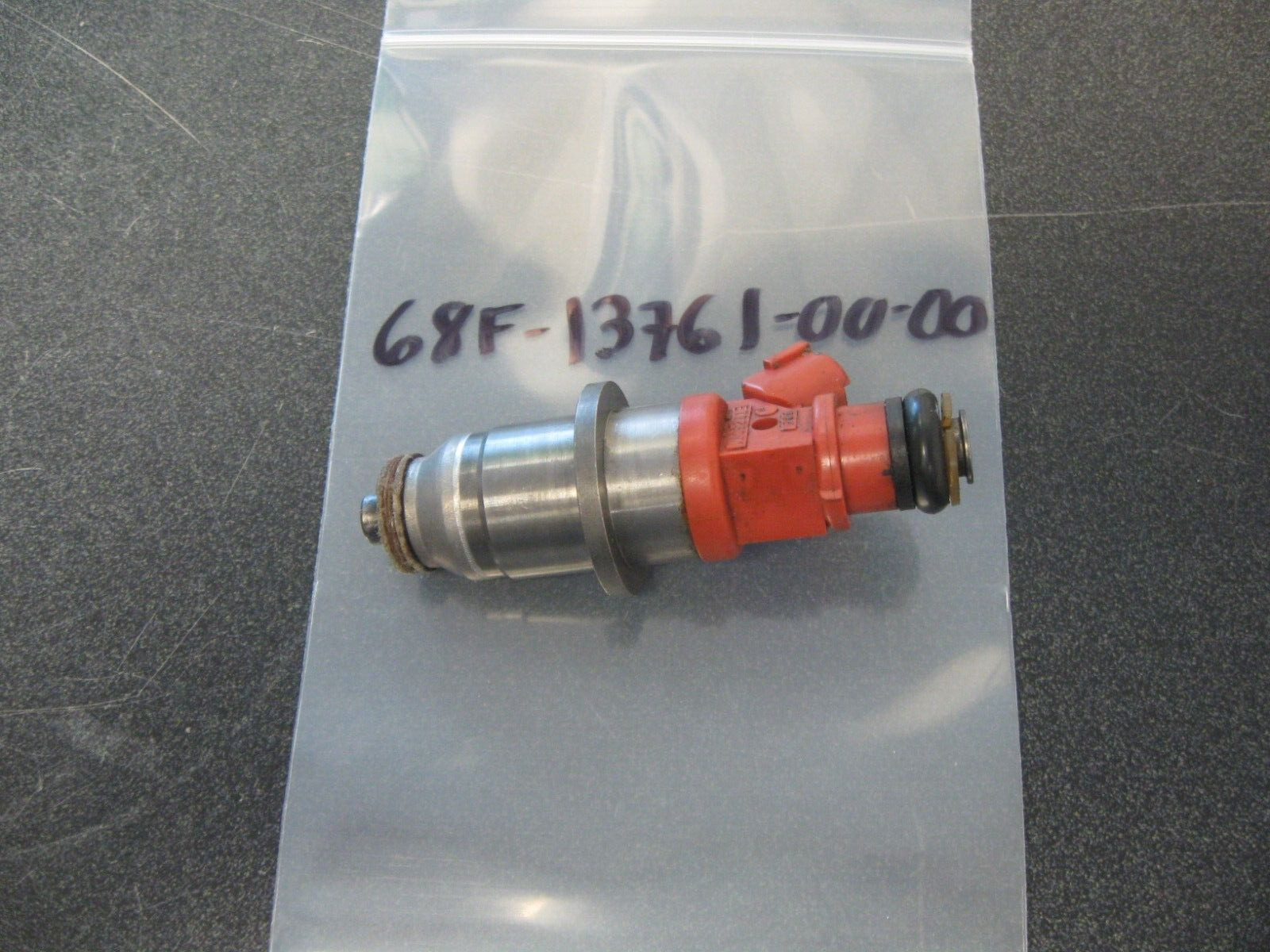 Yamaha Outboard 68F-13761-00-00 06 Z200 Fuel Injector Assy BIN0366