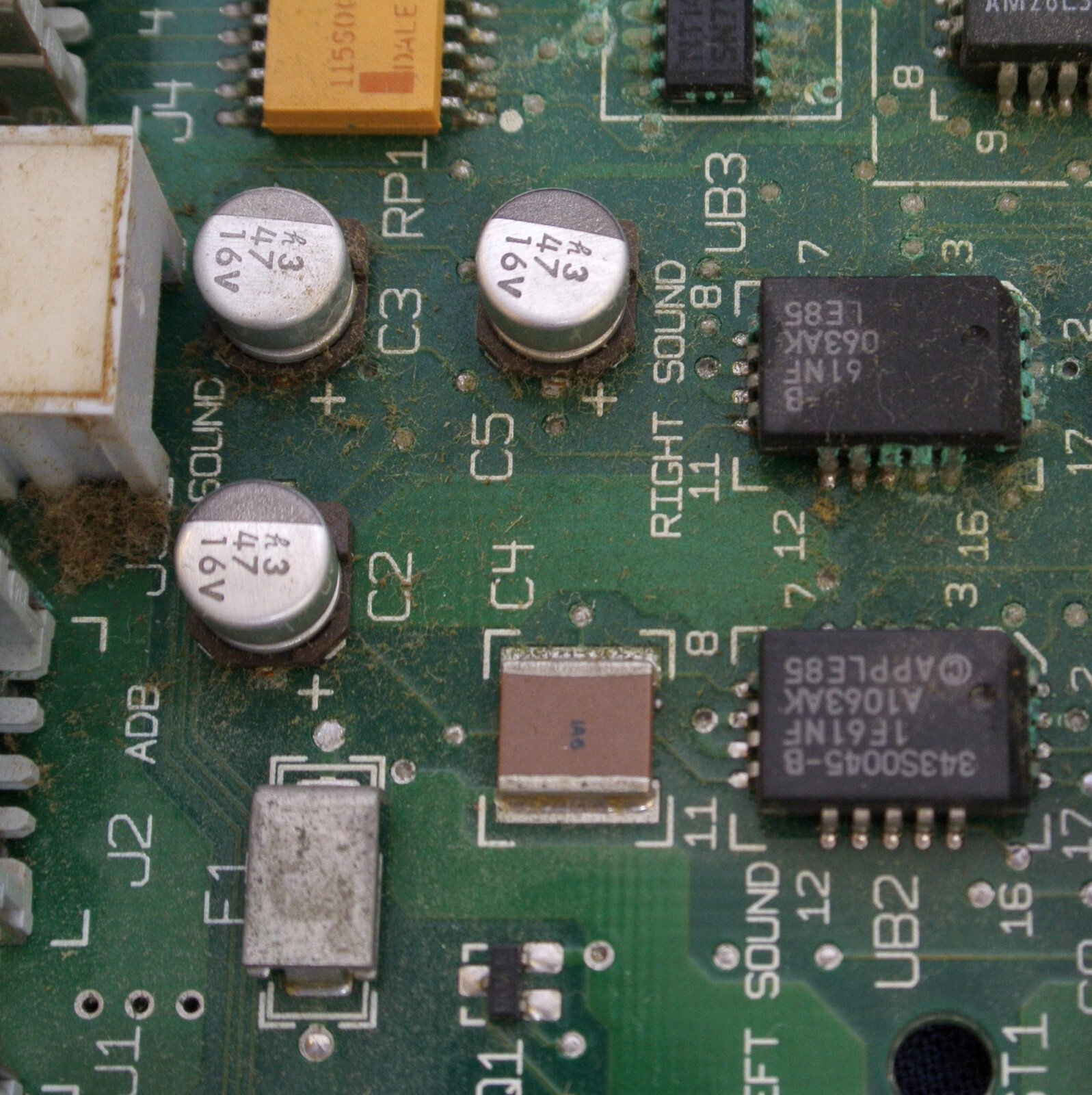 REPAIR SERVICE Apple Macintosh SE/30 Logic Board Capacitor Replacement Recap