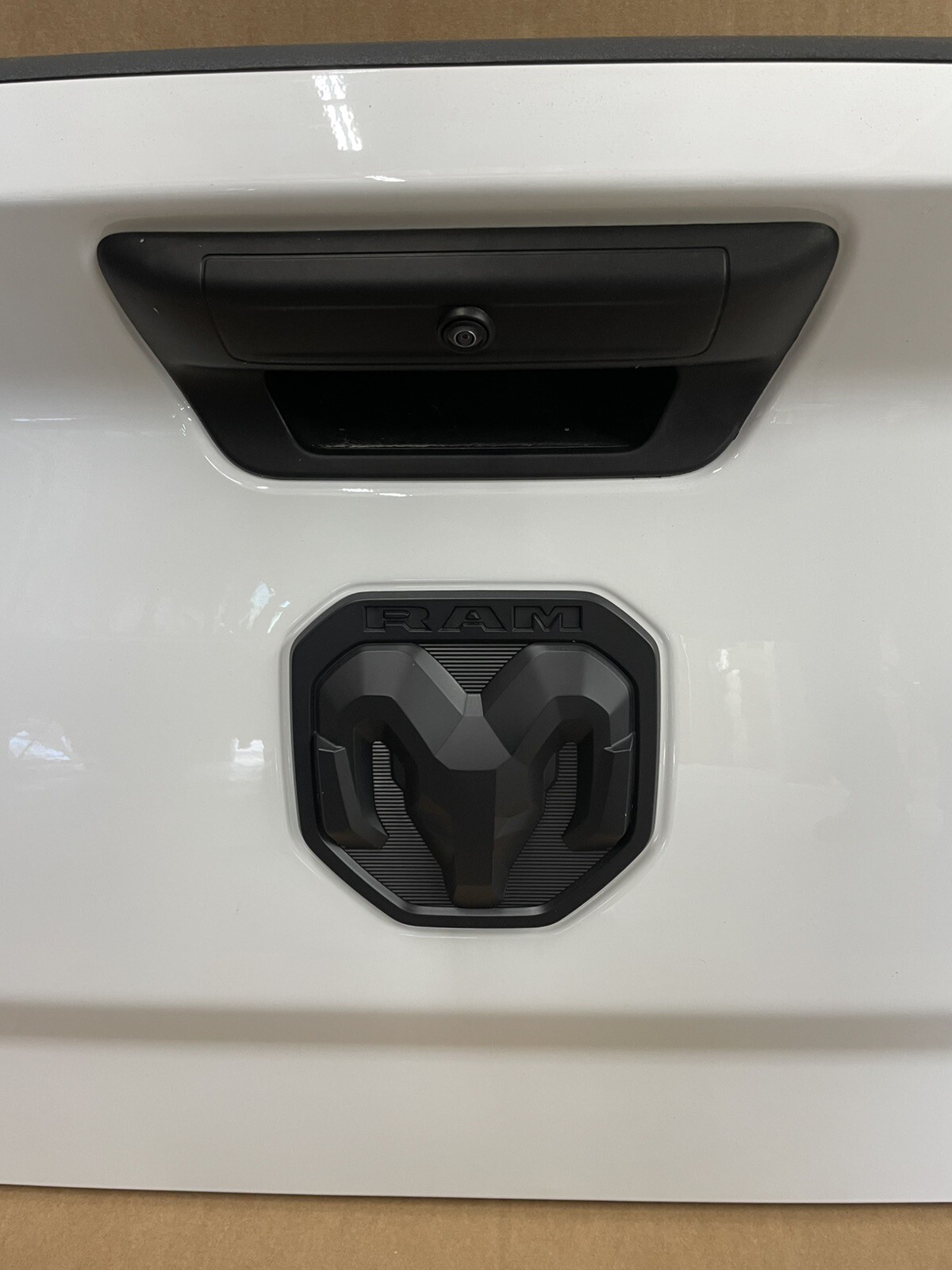 New T/O OEM Dodge Truck Ram 2500 3500 Tail Gate 2024 2025 w/ Camera Tailgate nos