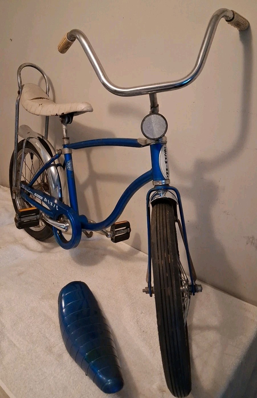 Vintage Schwinn Stingray Pixie 16" Wheel Bike & Blue Sparkle Replacement Seat