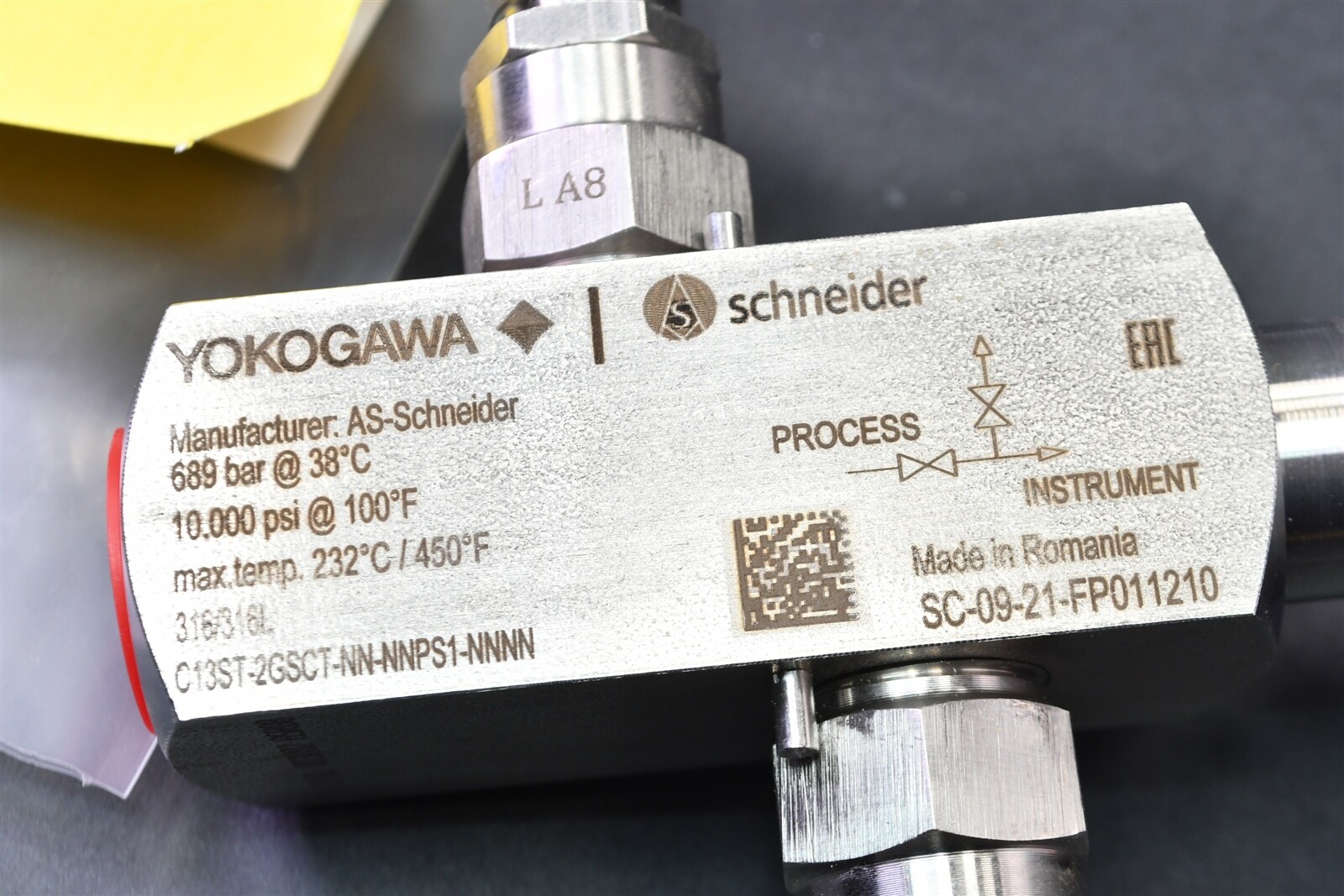 NEW Yokogawa Pressure Transmitter EJX530A w/ C13ST Valve Manifold