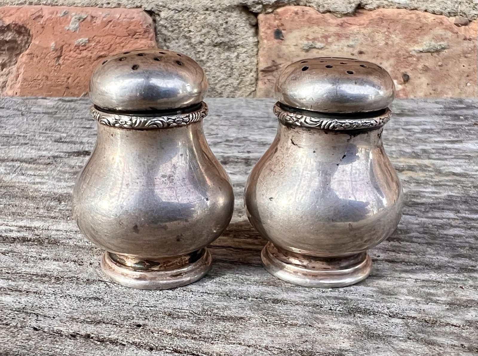 Vintage Lot of 2 Lunt Treasure 756 Sterling Silver Salt Pepper Shakers RLB 38.7G