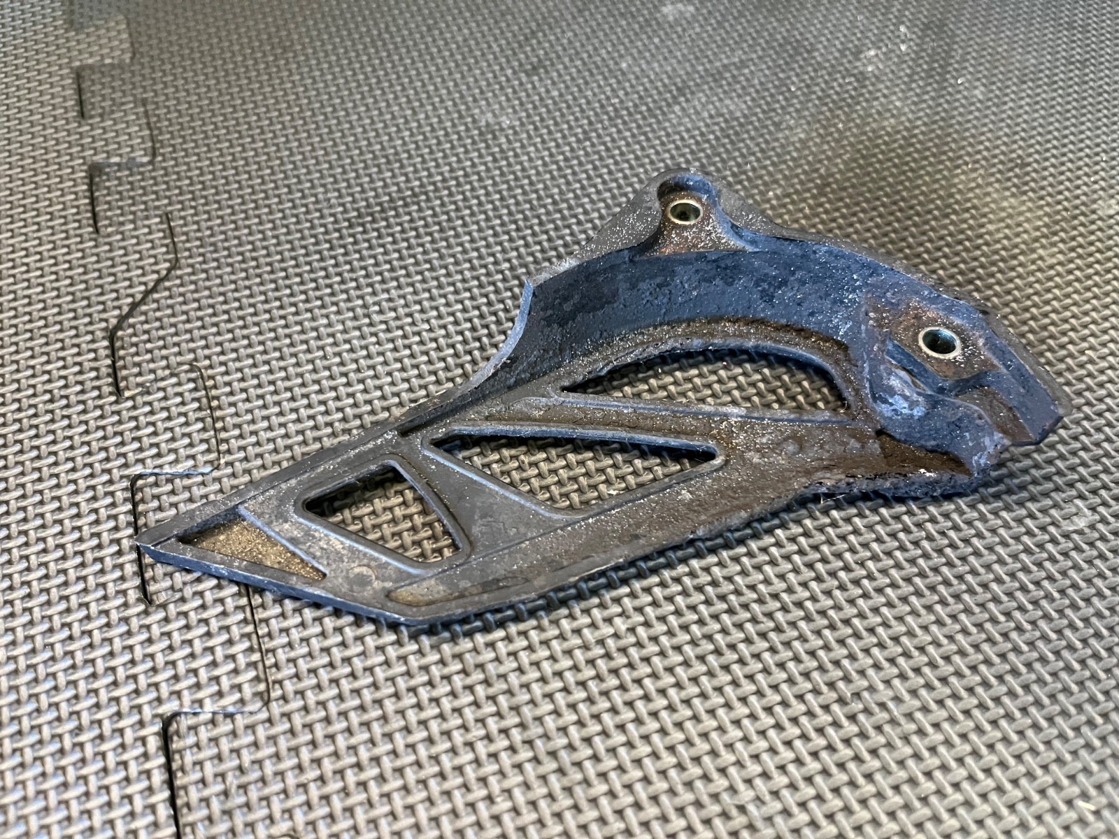 05-07 OEM POLARIS PREDATOR 500 Front Drive Chain Sprocket Cover Guard 3089673