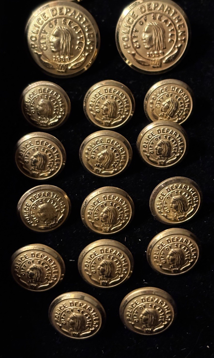 Waterbury Brass Buttons Seattle Washington Police Department Full Set