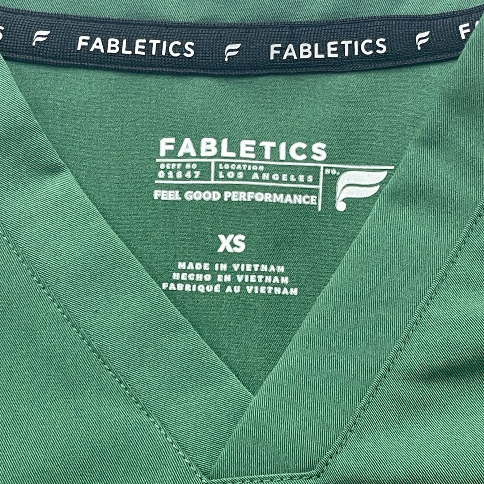 Fabletics Scrub Set Mens XS Helix Top Intake Pants Green V-Neck Short Sleeve