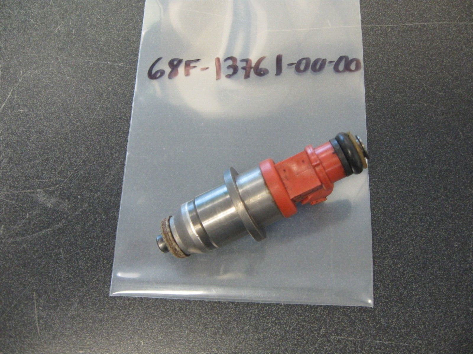 Yamaha Outboard 68F-13761-00-00 06 Z200 Fuel Injector Assy BIN0366
