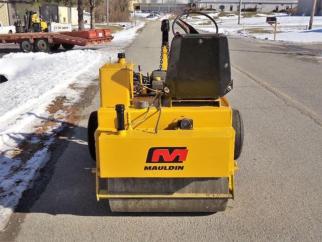 1969 MAULDIN TOWABLE TANDEM SMOOTH DRUM ROLLER