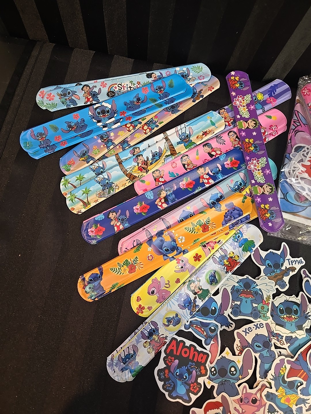 192pc Lilo Stitch & Scrump Gift Bag Party Set Pins Stickers & Slap Bracelets