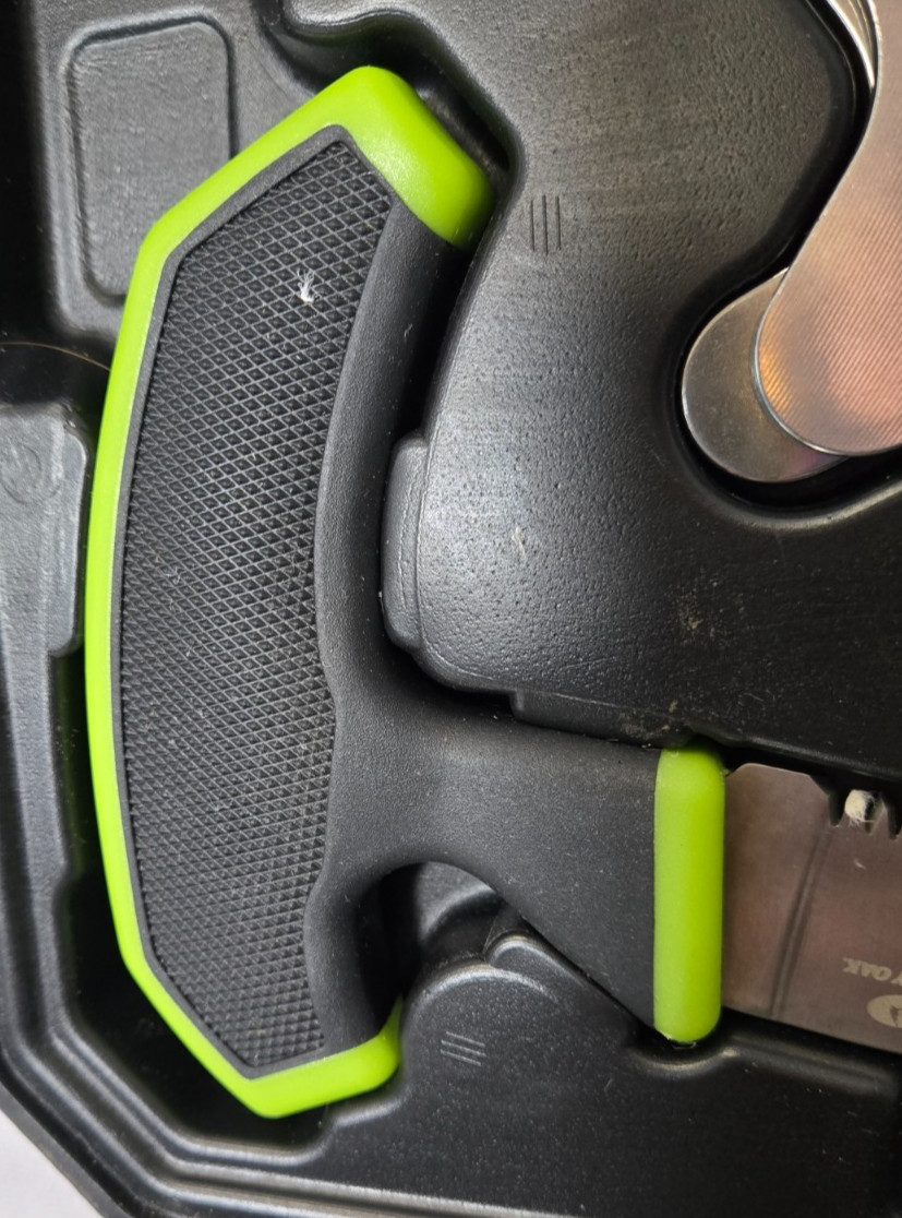 Mossy Oak Hunting Field Dressing Kit - 8 Steel Tools with Storage Case