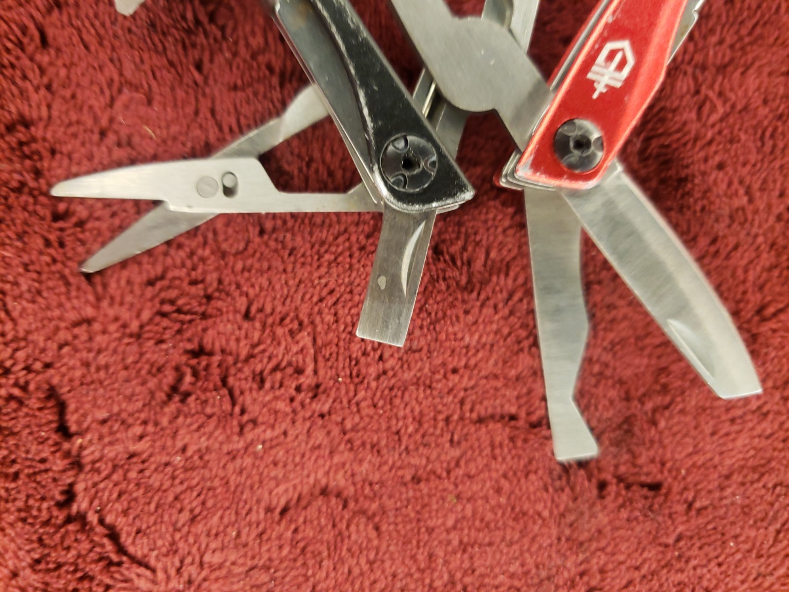 🔪🔪 Lot of 2 Gerber Multi Tool Dime multiplier Black & Red