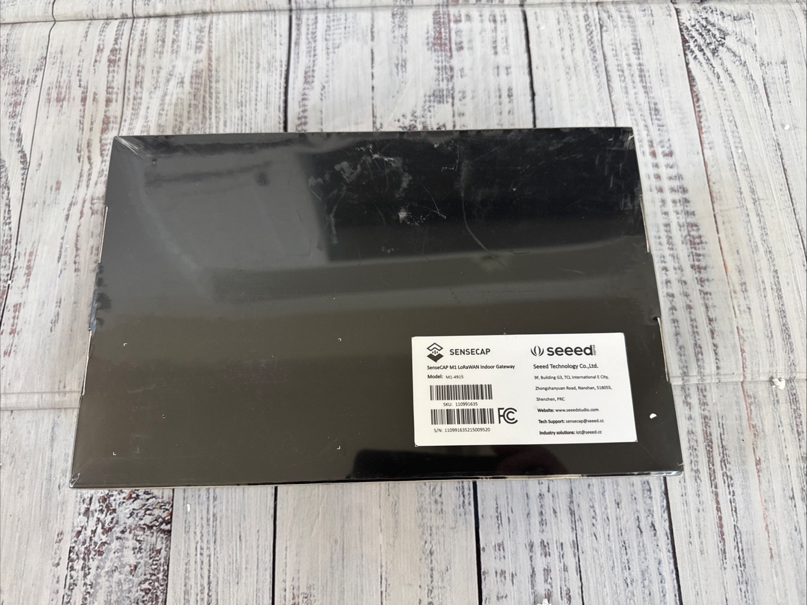 SenseCAP M1 LoRaWAN Indoor Gateway Helium Crypto Miner Hotspot M1-4915 - Sealed