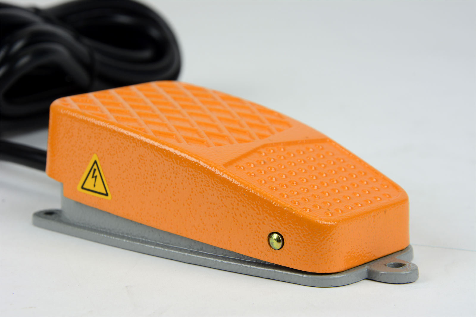 TEMCo Foot Switch Aluminum 10A SPDT NO Electric Power Pedal Momentary 10ft Plug