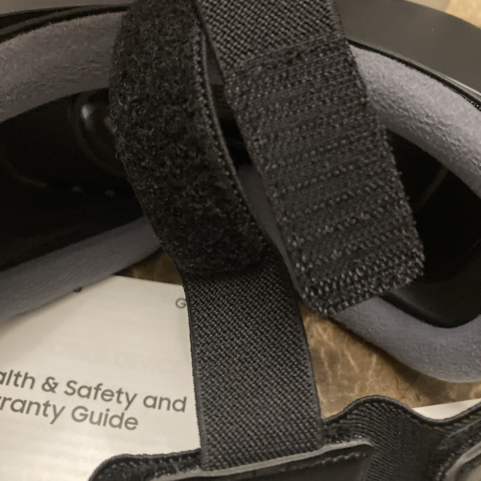 Samsung Gear VR SM-R323 Oculus Virtual Reality Headset GH69-28208A New Open Box