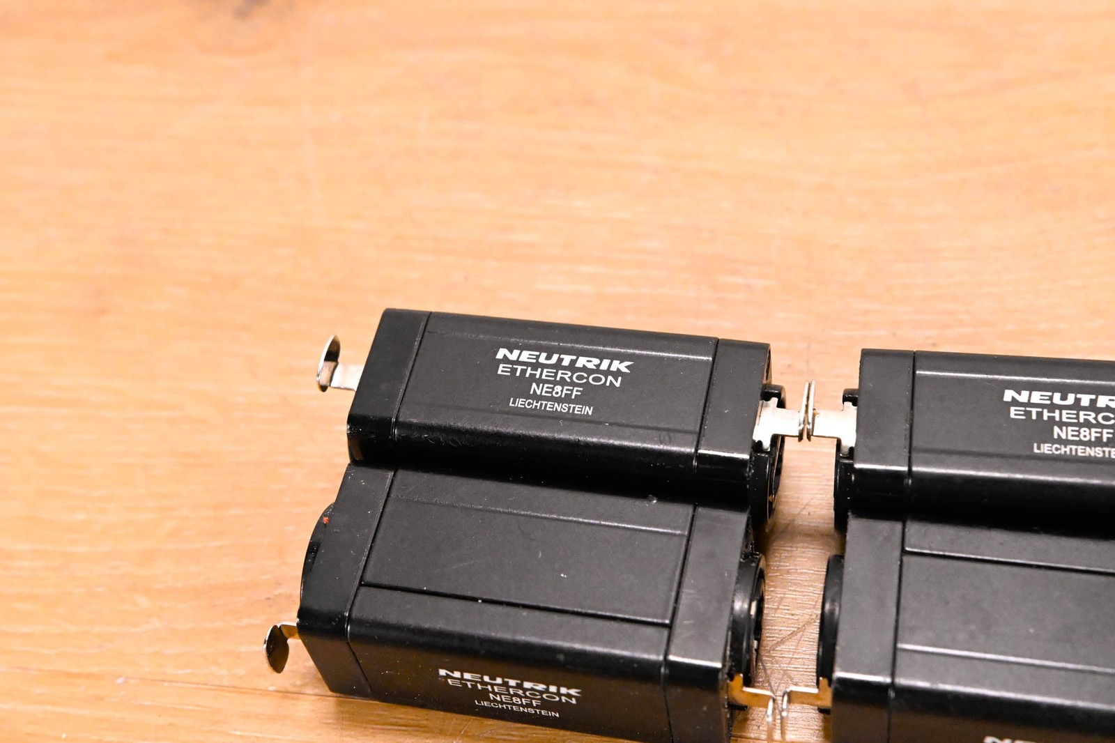 Neutrik NE8FF etherCON RJ45 Feedthrough Coupler Adapter (Pack of 4) CG01XVQ