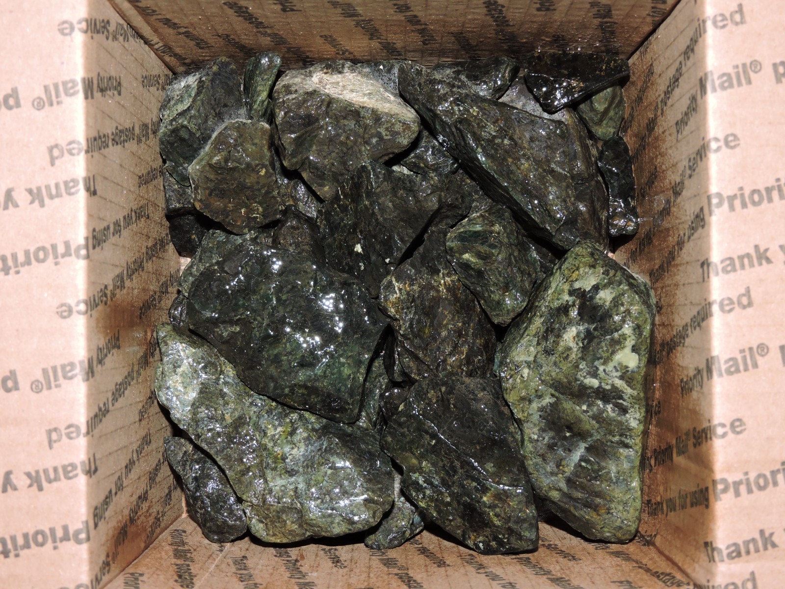OREGON DARK GREEN SERPENTINE Rough Stones. *MAGNETIC* 100% Natural (8 lb)