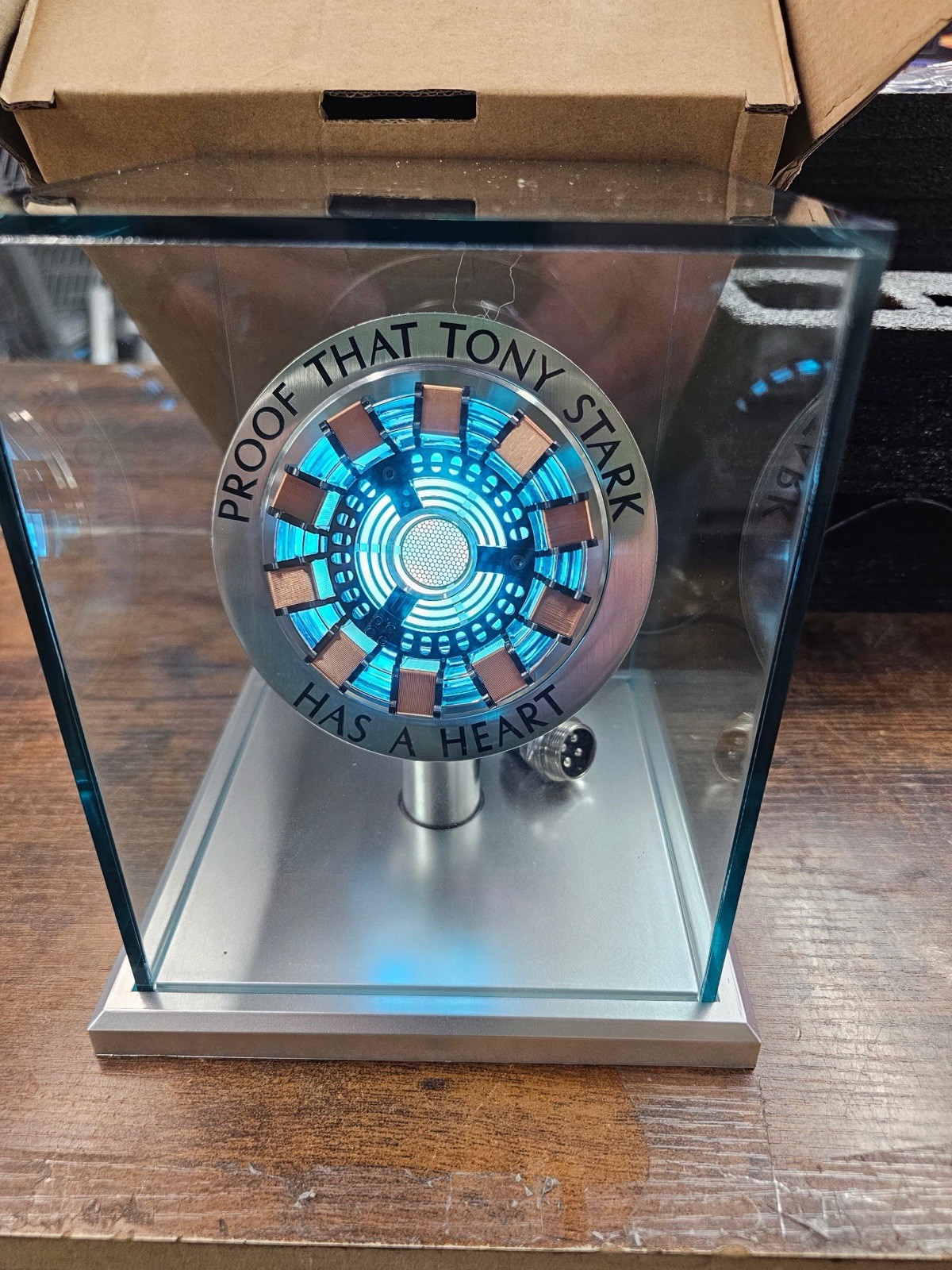 Tony Stark Iron Man MK1 Arc Reactor 1:1 with LED Light Up & Display Case