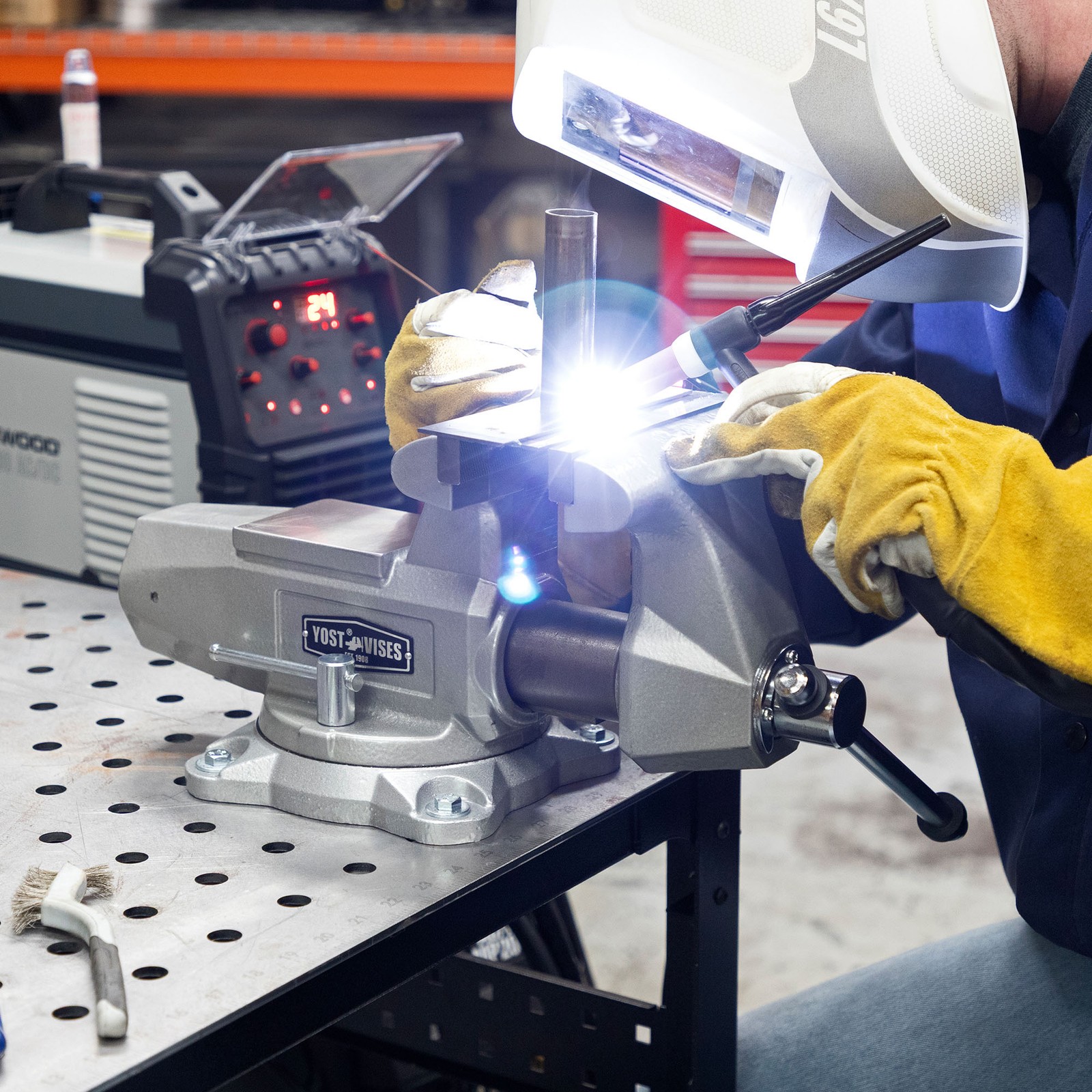 Yost Tools SD-600C 6 Inch Wide Jaw Mechanics Bench Vise