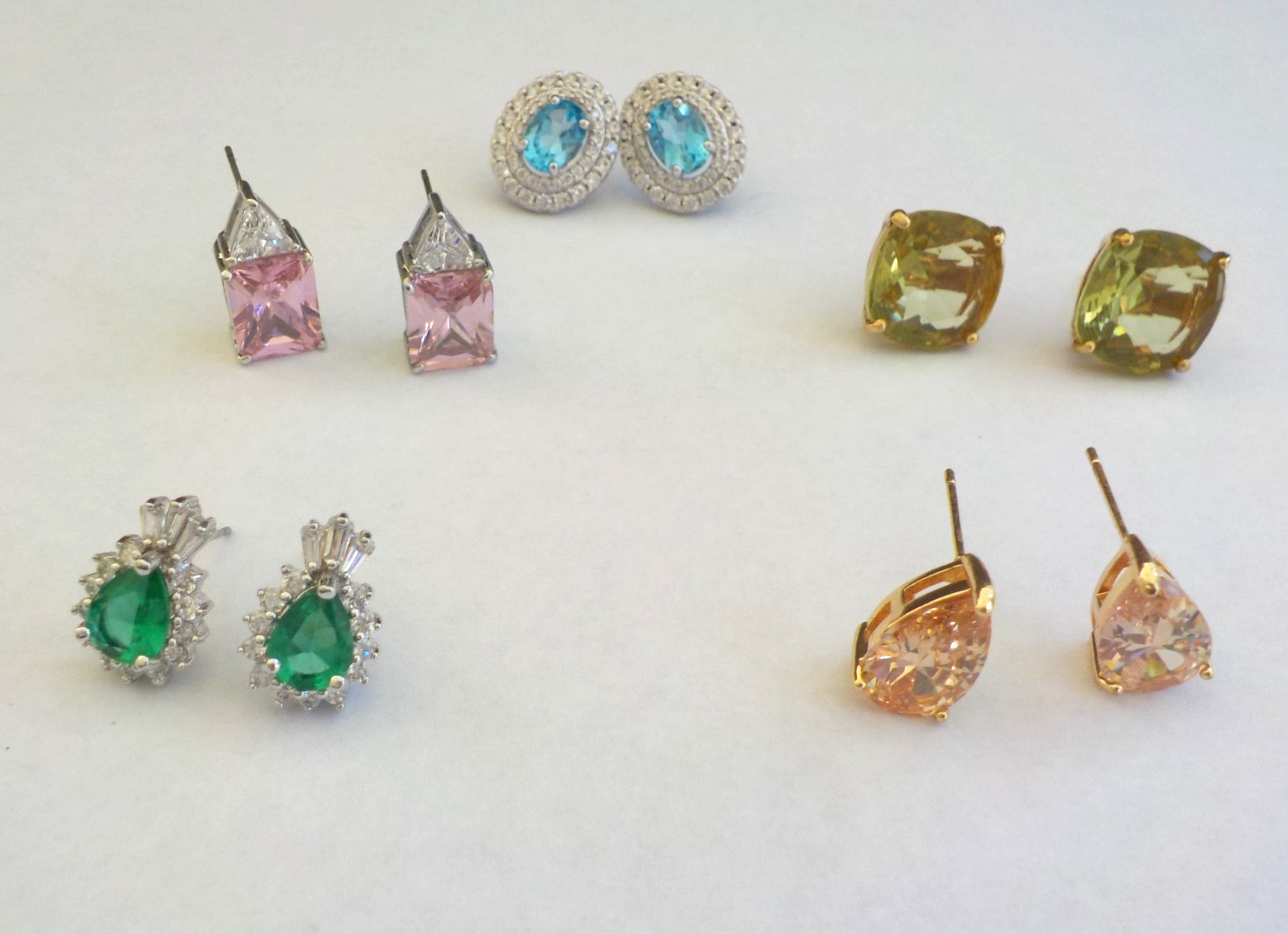 Earrings Pierced Post 5 Pair Glass Plastic Blue Green Pink Peach Sparkle Prong