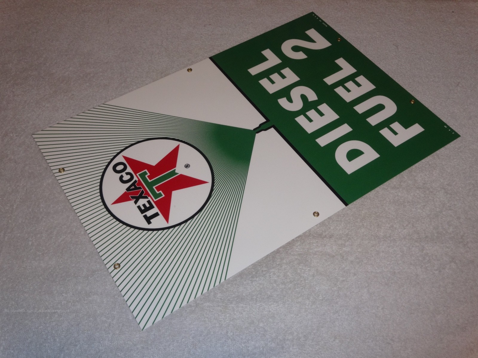 VINTAGE TEXACO DIESEL FUEL 2 GREEN SPRAYER 18" PORCELAIN METAL GASOLINE OIL SIGN
