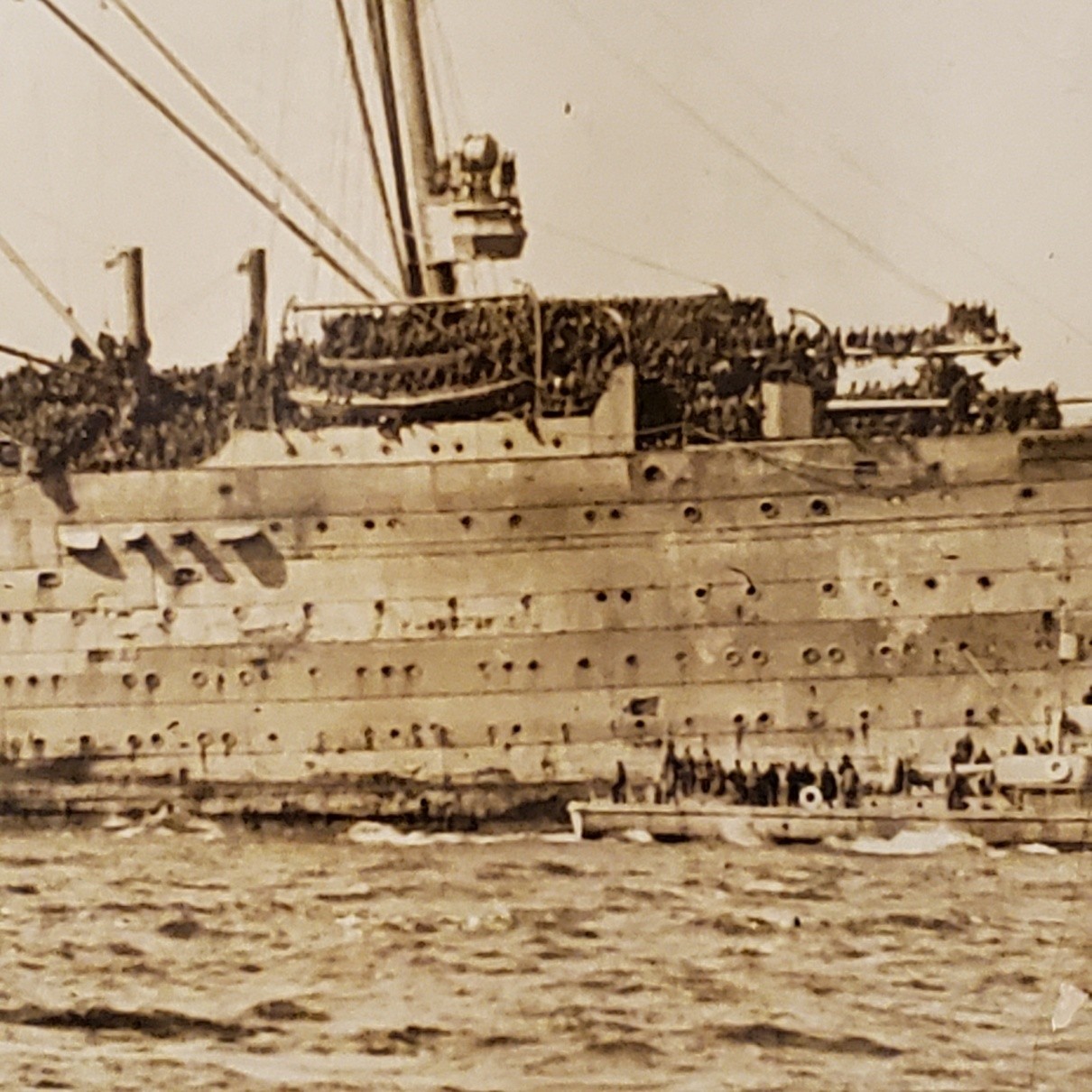 5158----WWI USS Leviathan transport ship photo 19.75 x 12