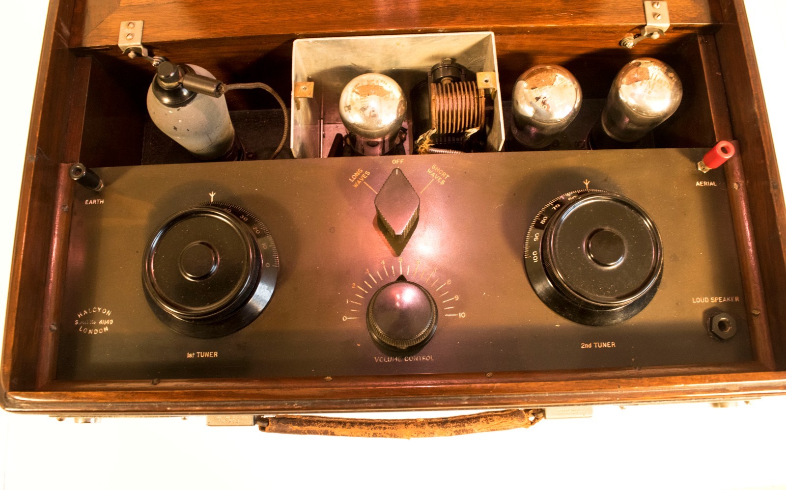 MINT HALCYON WIRELESS DELUXE SCREENED 4 VALVE SUITCASE PORTABLE BATTERY RECEIVER