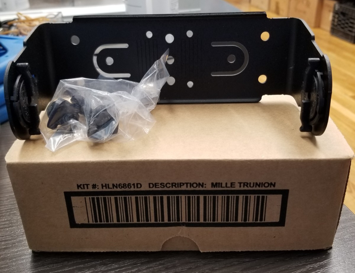 MOTOROLA HLN6861D MOBILE RADIO MOUNTING BRACKET XTL1500 XTL2500 XTL5000 XTL NEW
