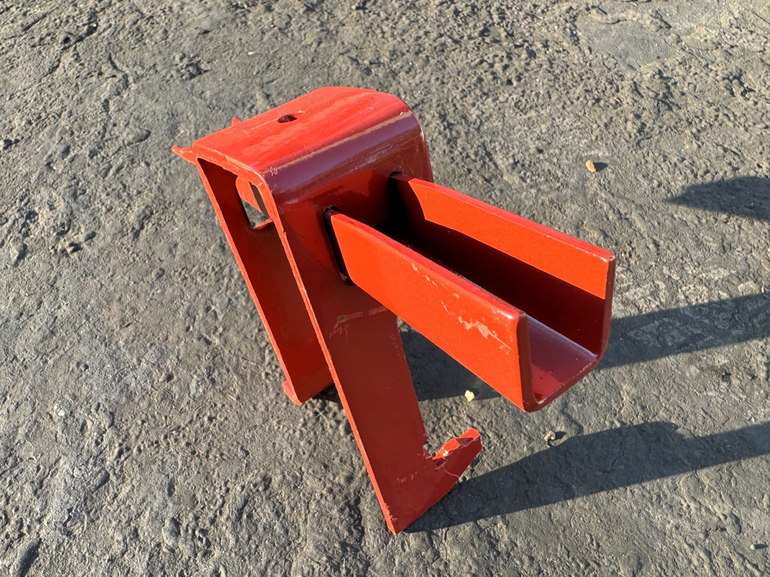 Sandbaggy One-Piece Waler Clamp - Compatible w/ Symons Forms - Concrete Brackets